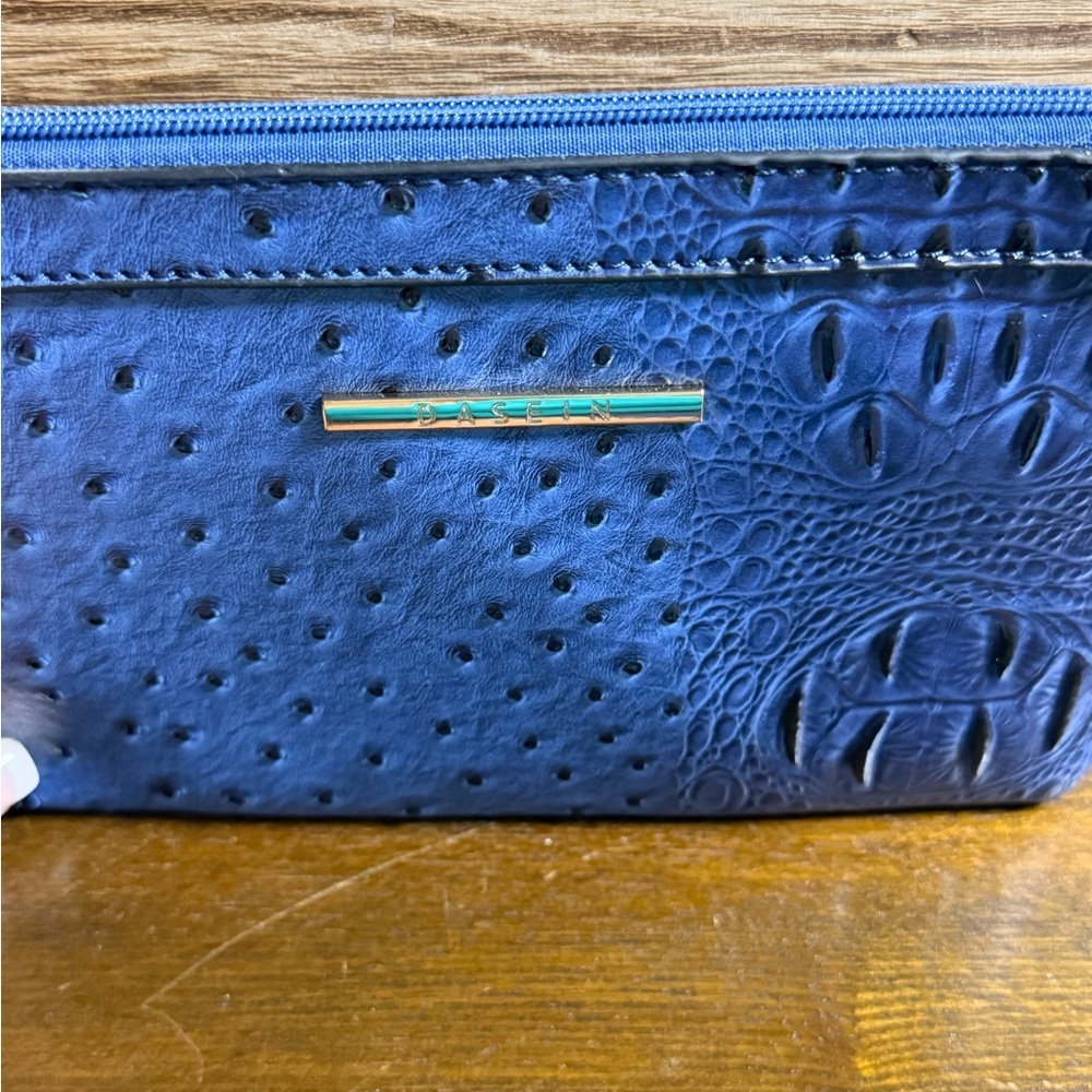Chic Blue Textured Women's Clutch - Picture 3 of 5